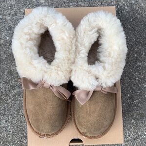 UGG Kids Bailey Slipper